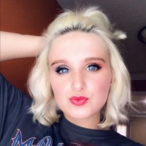 Meet your Posher, Tabitha